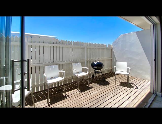 2 BEDROOM APARTMENT FOR SALE IN ELANDS BAY